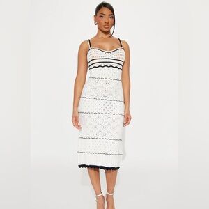 Elegant White and Black Knit Dress Commense size small